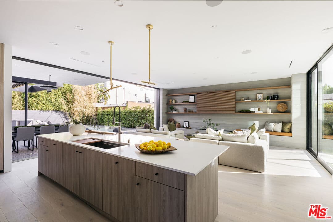 Hubbard Street - Culver City Modern - Image 13