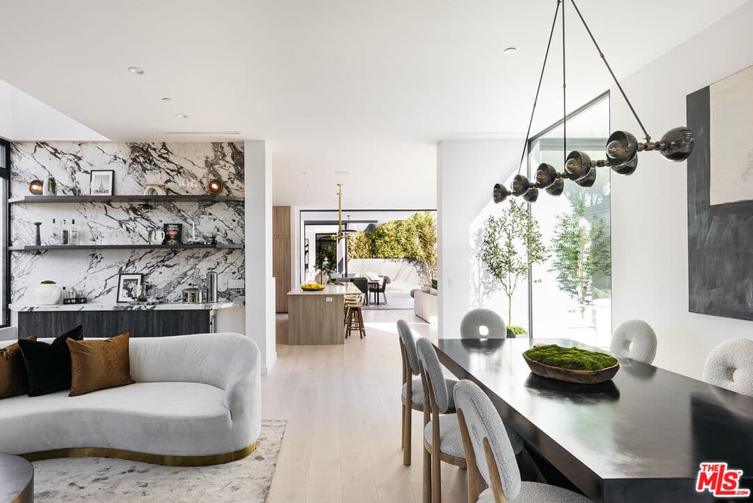 Hubbard Street - Culver City Modern - Image 10