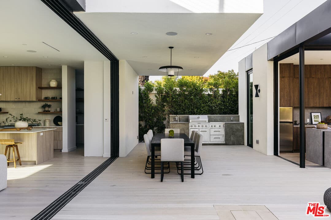 Hubbard Street - Culver City Modern - Image 15